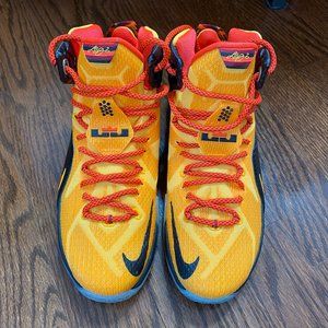 Nike LeBron 12 'CLE' Sneakers Size 9